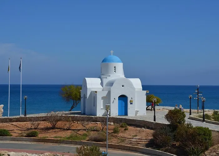 Domino Blue * Paralimni